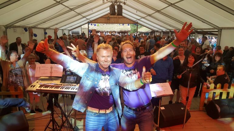 Gutta i Contiki , Rune & Roger